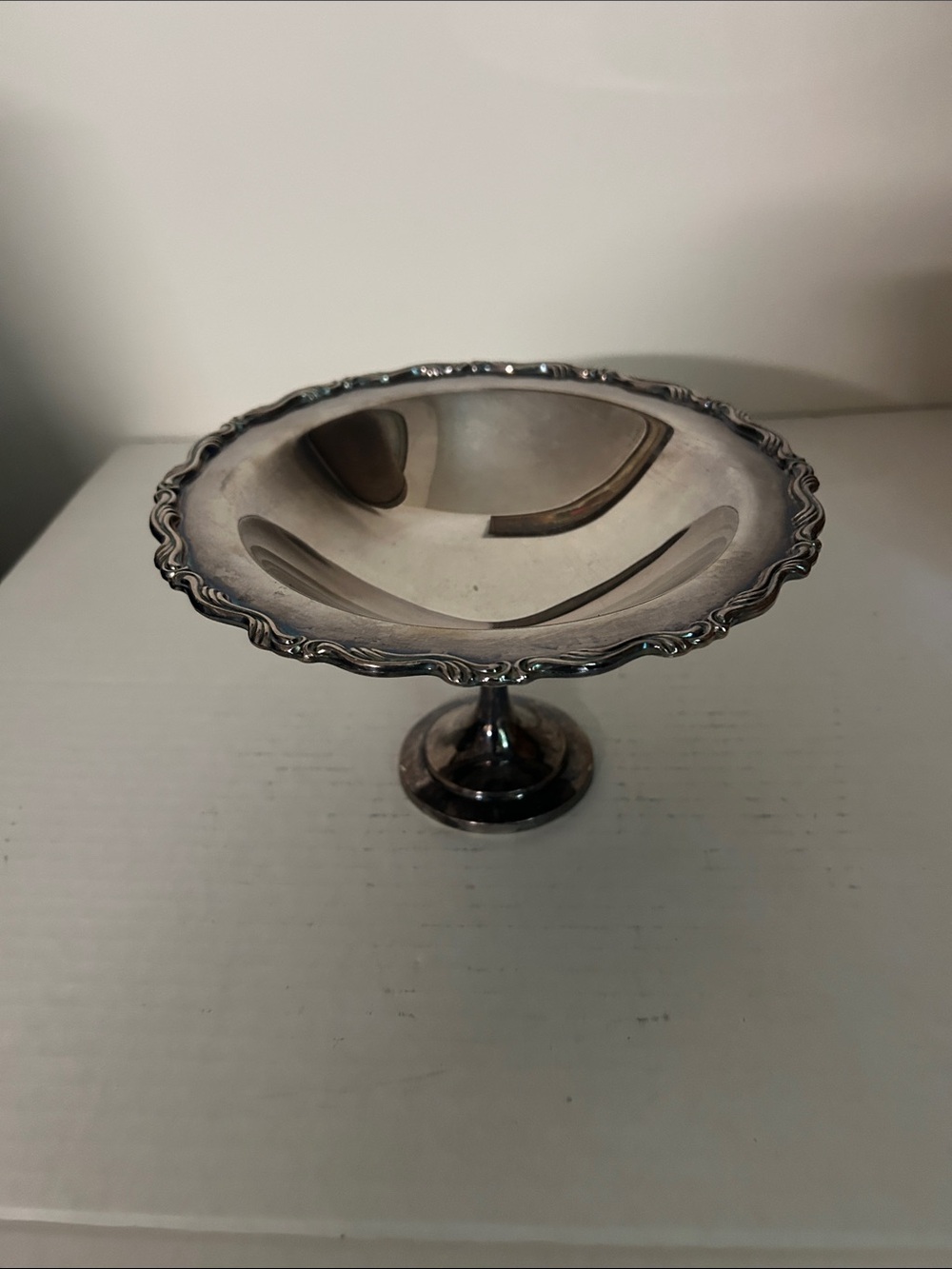 Oneida Silver Tone Pedestal Compote with Scalloped Edge